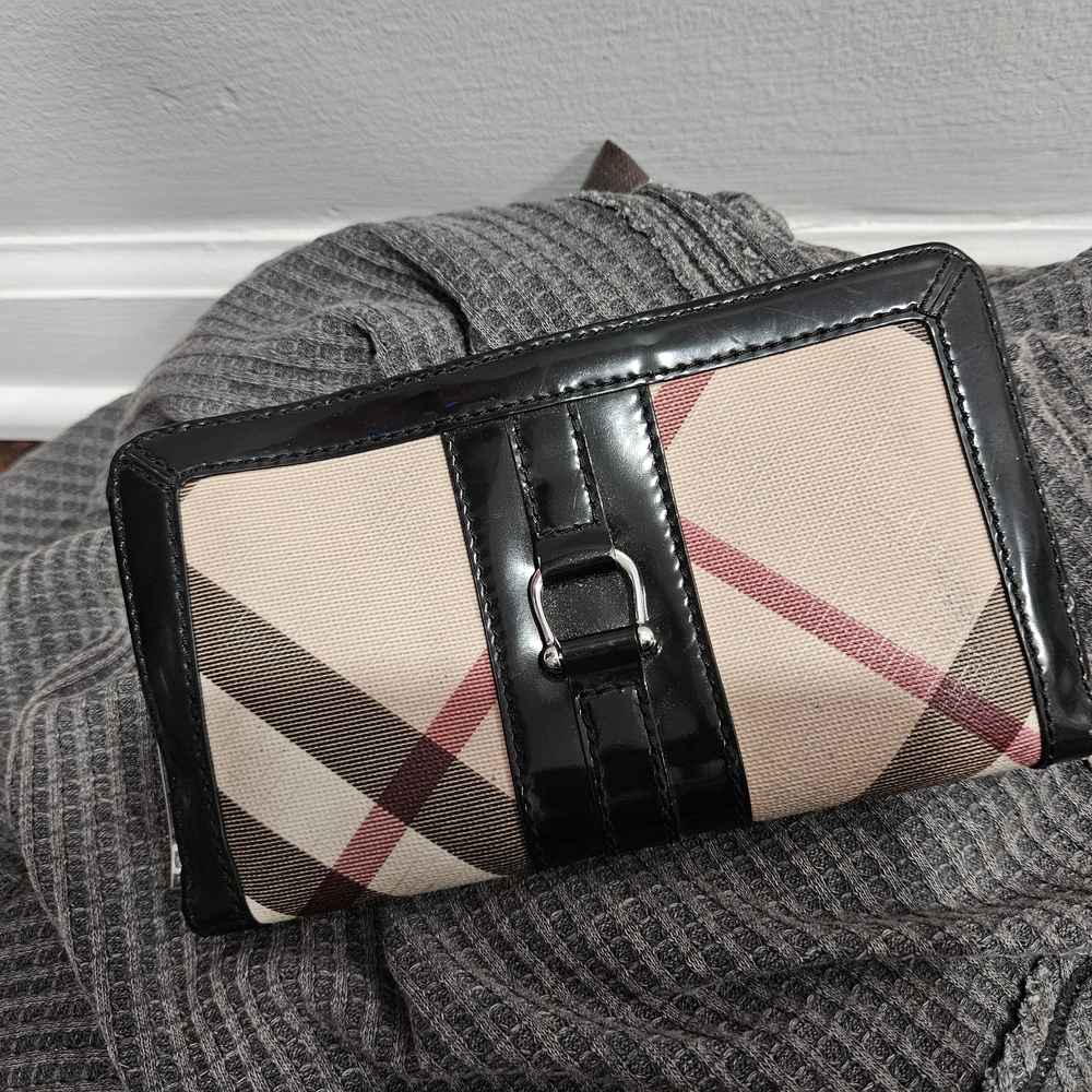 Burberry Black and Tan Checkered Wallet